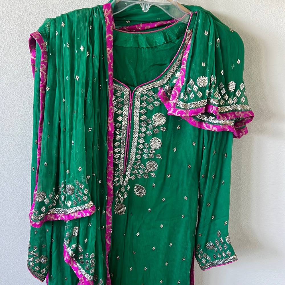 Pakistani Zari hand work 3 pieces pants silk shirt Duppatta chiffon pink trim